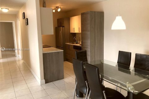 Copropriété à louer à Miami, Floride: 2 chambres, 79.15 m2 № 1996640 - photo 6