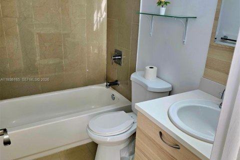 Copropriété à louer à Miami, Floride: 2 chambres, 79.15 m2 № 1996640 - photo 16