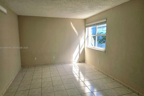 Copropriété à louer à Miami, Floride: 2 chambres, 79.15 m2 № 1996640 - photo 13