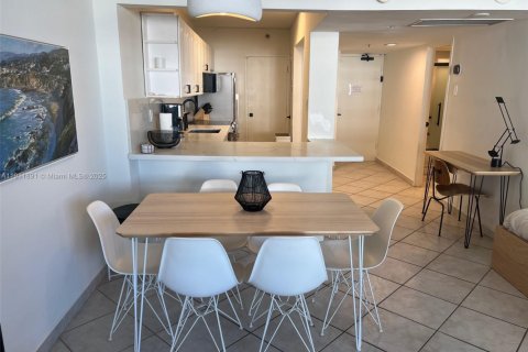 Condo in Miami Beach, Florida  № 1973374 - photo 12