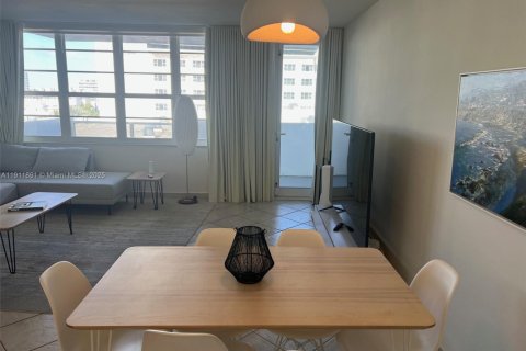 Condo in Miami Beach, Florida  № 1973374 - photo 15
