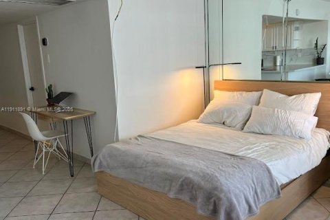 Condo in Miami Beach, Florida  № 1973374 - photo 16