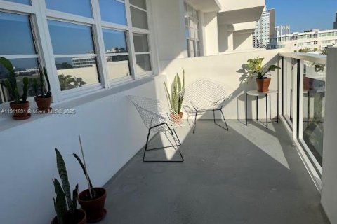 Condo in Miami Beach, Florida  № 1973374 - photo 2