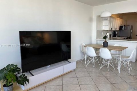 Condo in Miami Beach, Florida  № 1973374 - photo 11