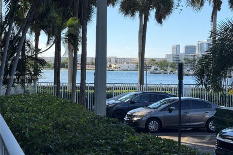 Снять в аренду кондоминиум в Авентура, Флорида 1 спальня, 99.03м2, № 2006686 - фото 6