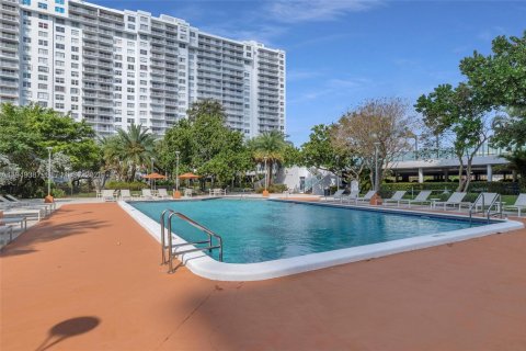 Снять в аренду кондоминиум в Авентура, Флорида 1 спальня, 99.03м2, № 2006686 - фото 21