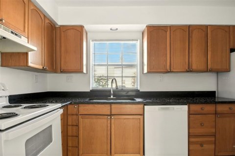 Condo in Winter Park, Florida, 2 bedrooms  № 1873979 - photo 5