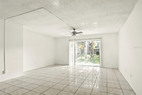 Condo in Winter Park, Florida, 2 bedrooms  № 1873979 - photo 4