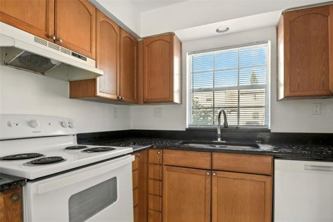 Condo in Winter Park, Florida, 2 bedrooms  № 1873979 - photo 15