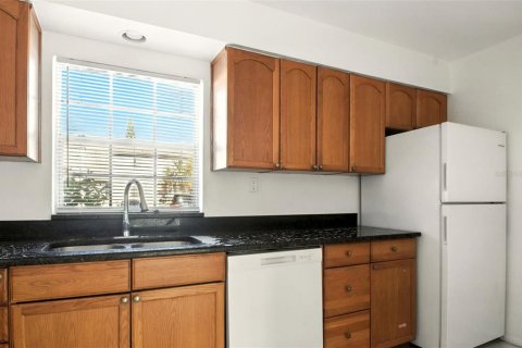 Condo in Winter Park, Florida, 2 bedrooms  № 1873979 - photo 16