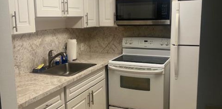 Condo in Boca Raton, Florida, 1 bedroom  № 2175607