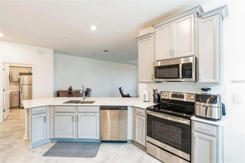 House in Groveland, Florida 4 bedrooms, 196.02 sq.m. № 1919588 - photo 6
