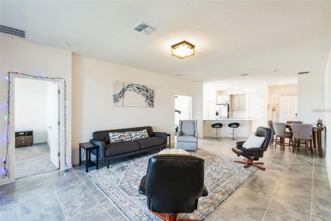 House in Groveland, Florida 4 bedrooms, 196.02 sq.m. № 1919588 - photo 9