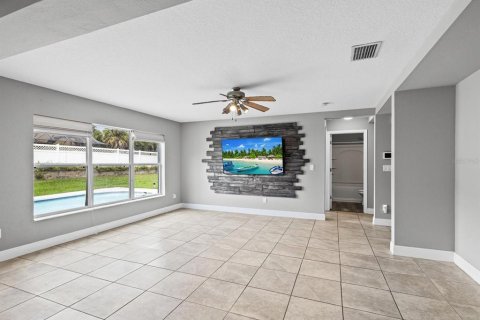 Villa ou maison à vendre à Wesley Chapel, Floride: 5 chambres, 285.58 m2 № 2356346 - photo 3