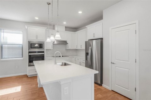 Casa en venta en Orlando, Florida, 4 dormitorios, 190.91 m2 № 2101246 - foto 12