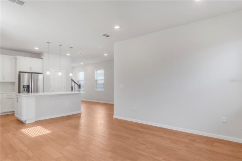Casa en venta en Orlando, Florida, 4 dormitorios, 190.91 m2 № 2101246 - foto 5