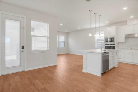 Casa en venta en Orlando, Florida, 4 dormitorios, 190.91 m2 № 2101246 - foto 3