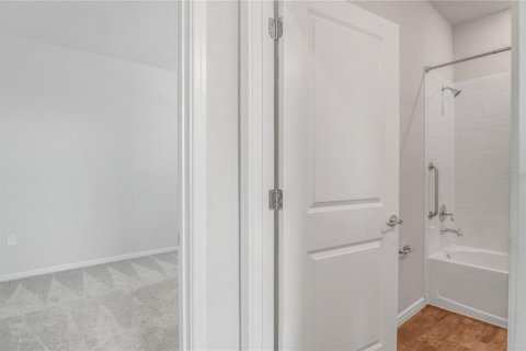 Casa en venta en Orlando, Florida, 4 dormitorios, 190.91 m2 № 2101246 - foto 15