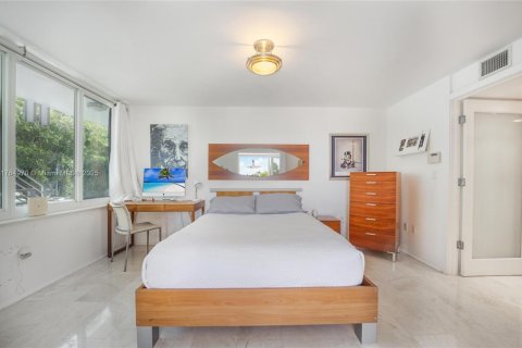 Condominio en venta en Miami Beach, Florida, 3 dormitorios, 133.78 m2 № 1936960 - foto 11