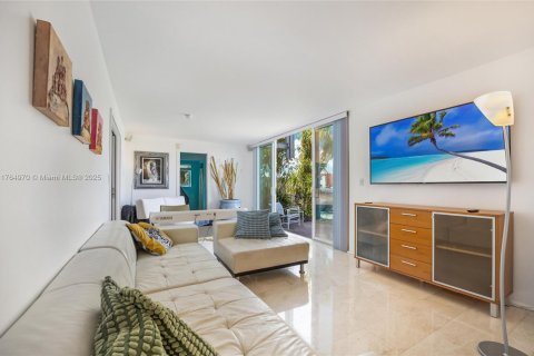 Condominio en venta en Miami Beach, Florida, 3 dormitorios, 133.78 m2 № 1936960 - foto 8