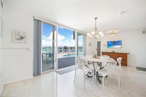 Condominio en venta en Miami Beach, Florida, 3 dormitorios, 133.78 m2 № 1936960 - foto 5