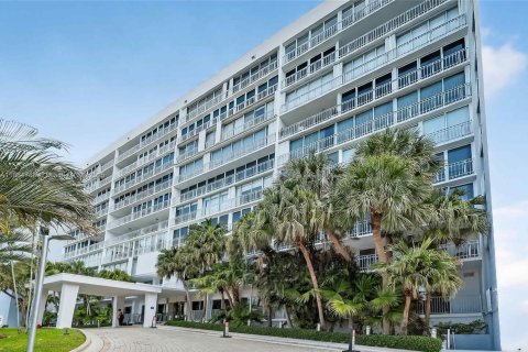 Copropriété à vendre à Hallandale Beach, Floride: 1 chambre, 76.92 m2 № 1898036 - photo 2