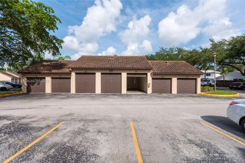 Condo in Pompano Beach, Florida, 1 bedroom  № 1897872 - photo 5
