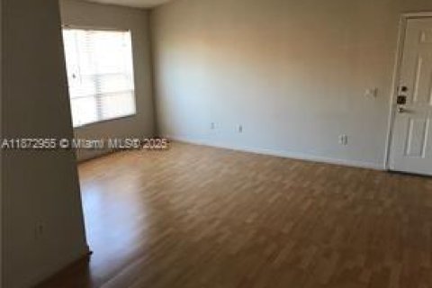 Condo in Pompano Beach, Florida, 1 bedroom  № 1897872 - photo 13