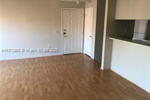 Condo in Pompano Beach, Florida, 1 bedroom  № 1897872 - photo 12
