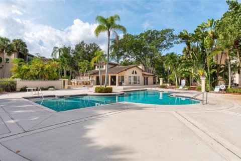 Condo in Pompano Beach, Florida, 1 bedroom  № 1897872 - photo 3