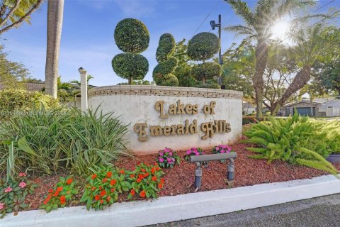 Townhouse in Hollywood, Florida 3 bedrooms, 152.36 sq.m. № 2003837 - photo 24