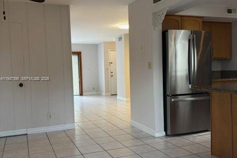 Townhouse in Hollywood, Florida 3 bedrooms, 152.36 sq.m. № 2003837 - photo 5
