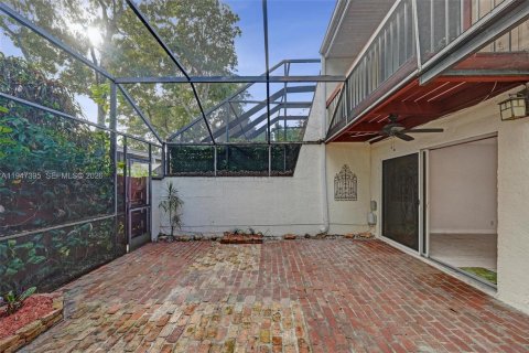 Townhouse in Hollywood, Florida 3 bedrooms, 152.36 sq.m. № 2003837 - photo 18