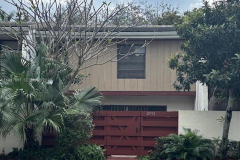 Townhouse in Hollywood, Florida 3 bedrooms, 152.36 sq.m. № 2003837