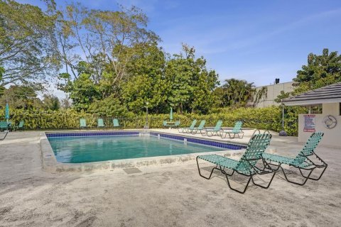 Townhouse in Hollywood, Florida 3 bedrooms, 152.36 sq.m. № 2003837 - photo 23