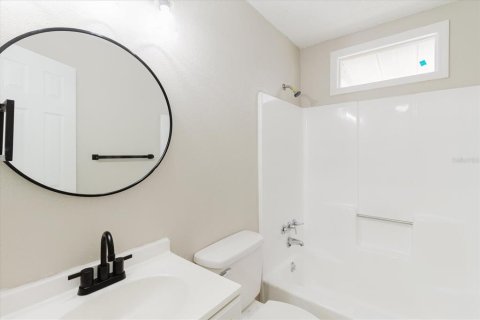 Commercial property in Lakeland, Florida 6 bedrooms, 211.35 sq.m. № 2112819 - photo 5