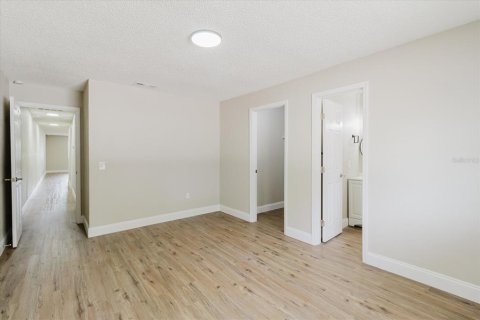 Commercial property in Lakeland, Florida 6 bedrooms, 211.35 sq.m. № 2112819 - photo 19