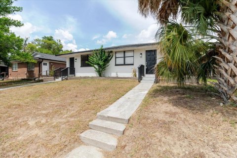 Commercial property in Lakeland, Florida 6 bedrooms, 211.35 sq.m. № 2112819 - photo 25