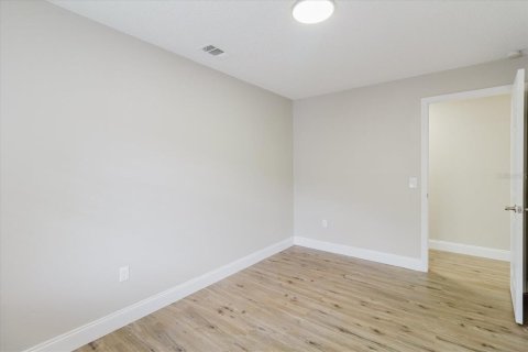 Commercial property in Lakeland, Florida 6 bedrooms, 211.35 sq.m. № 2112819 - photo 15