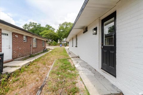Commercial property in Lakeland, Florida 6 bedrooms, 211.35 sq.m. № 2112819 - photo 6