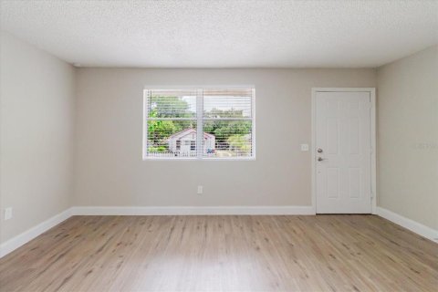 Commercial property in Lakeland, Florida 6 bedrooms, 211.35 sq.m. № 2112819 - photo 7