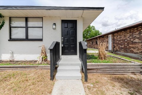 Commercial property in Lakeland, Florida 6 bedrooms, 211.35 sq.m. № 2112819 - photo 26