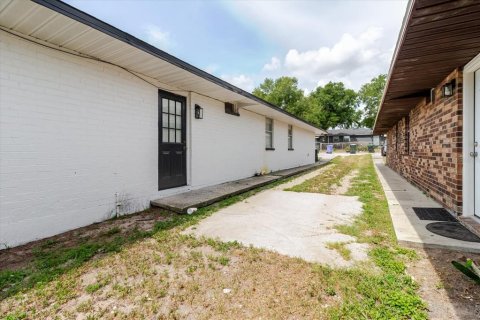 Commercial property in Lakeland, Florida 6 bedrooms, 211.35 sq.m. № 2112819 - photo 24