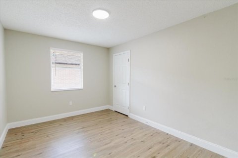 Commercial property in Lakeland, Florida 6 bedrooms, 211.35 sq.m. № 2112819 - photo 16