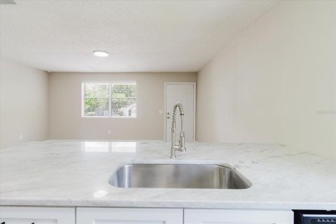 Commercial property in Lakeland, Florida 6 bedrooms, 211.35 sq.m. № 2112819 - photo 11