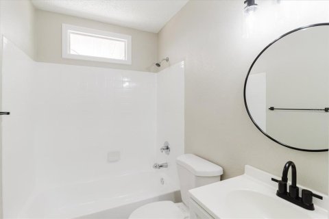 Commercial property in Lakeland, Florida 6 bedrooms, 211.35 sq.m. № 2112819 - photo 29