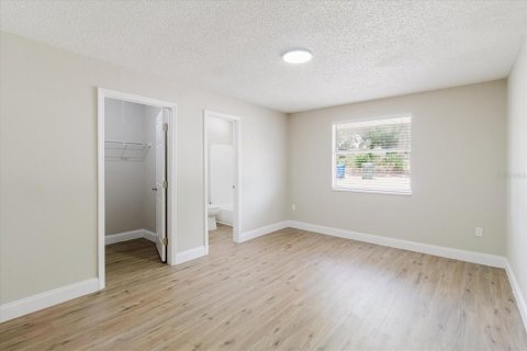 Commercial property in Lakeland, Florida 6 bedrooms, 211.35 sq.m. № 2112819 - photo 18