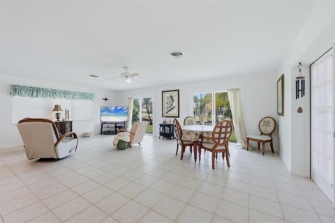 Villa ou maison à vendre à Placida, Floride: 2 chambres, 304.35 m2 № 2395573 - photo 8