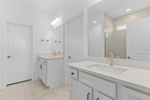 House in Wesley Chapel, Florida 4 bedrooms, 222.69 sq.m. № 2200649 - photo 8