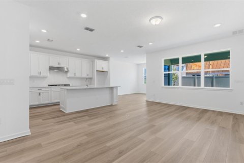 House in Wesley Chapel, Florida 4 bedrooms, 222.69 sq.m. № 2200649 - photo 6